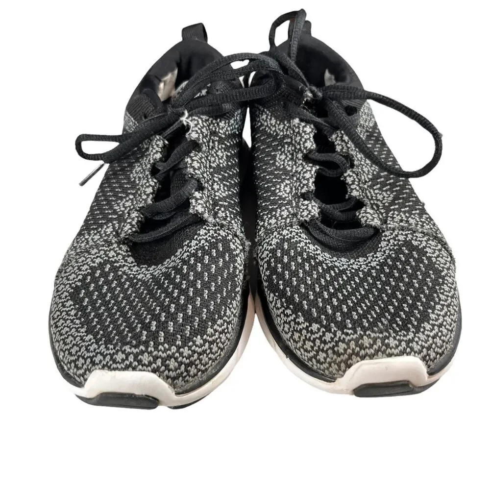 Vionic Sierra Low Top Lace Up Orthaheel Technology Tennis Shoes In Black